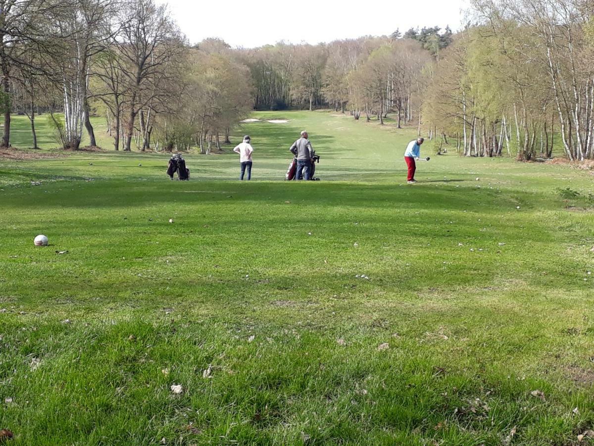 Gite De La Balle De Golf Jumièges Zewnętrze zdjęcie